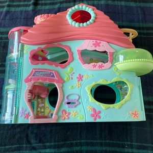 Biggest Littlest Pet Shop LPS Playset